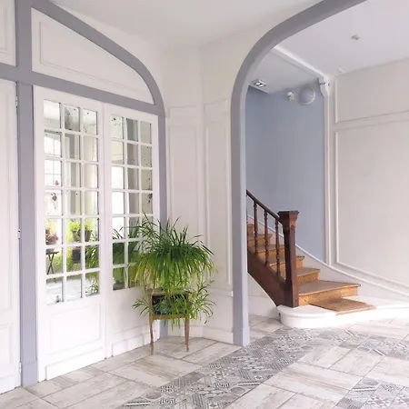 Les Cabines, F3 Avec Terrasse , A 1 Min Apartment *